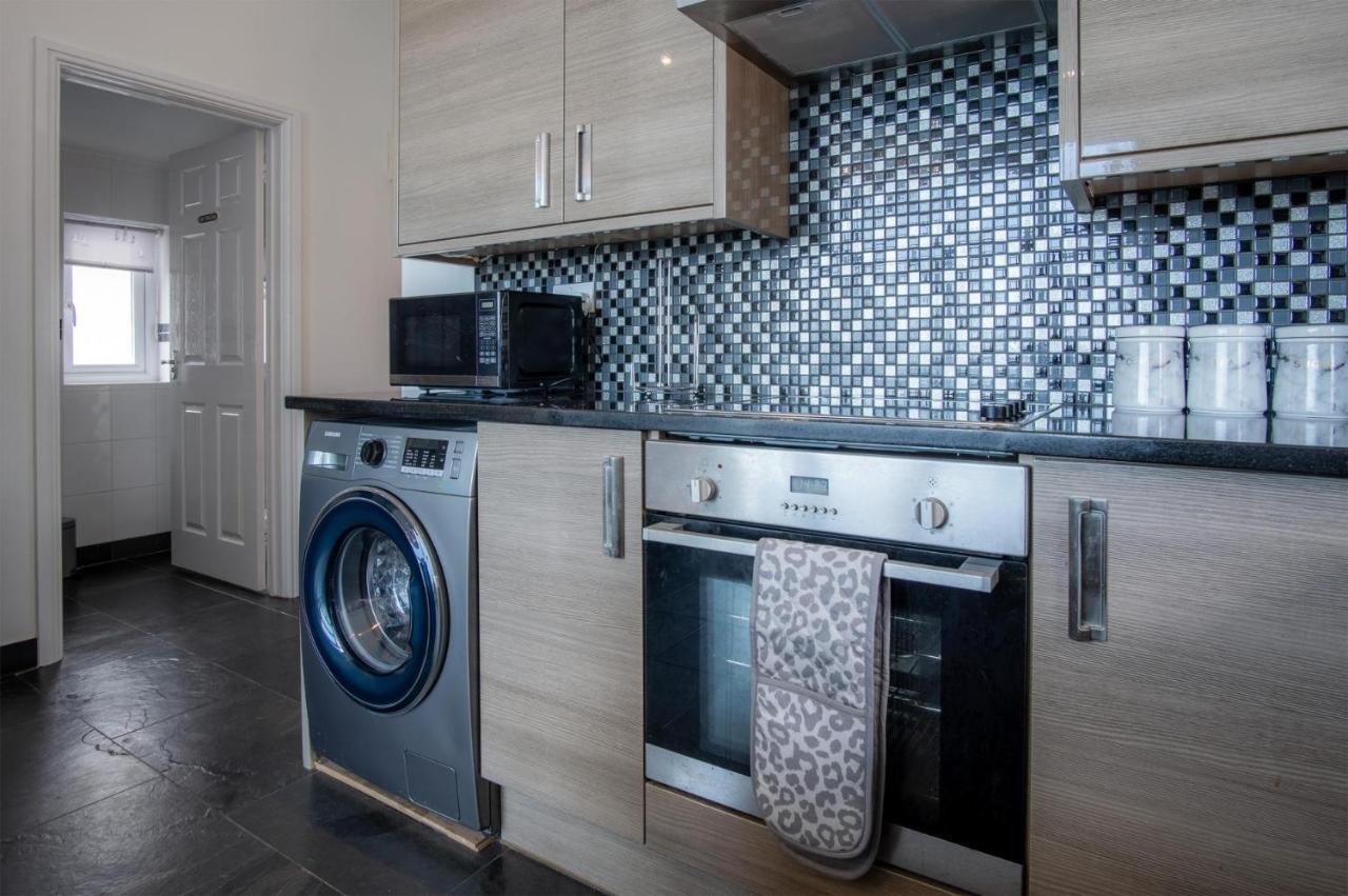 Nautilus - 2 Bedroom Apartment - Пендайн Екстериор снимка